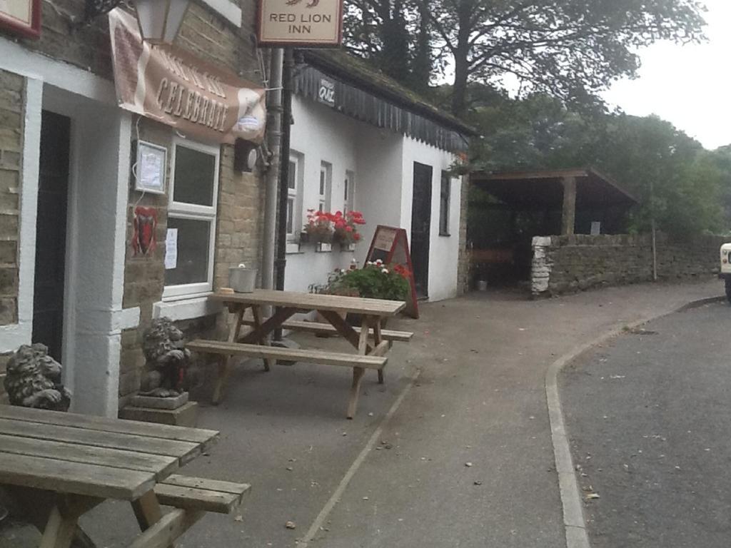 The Red Lion Inn Holmfirth Ngoại thất bức ảnh