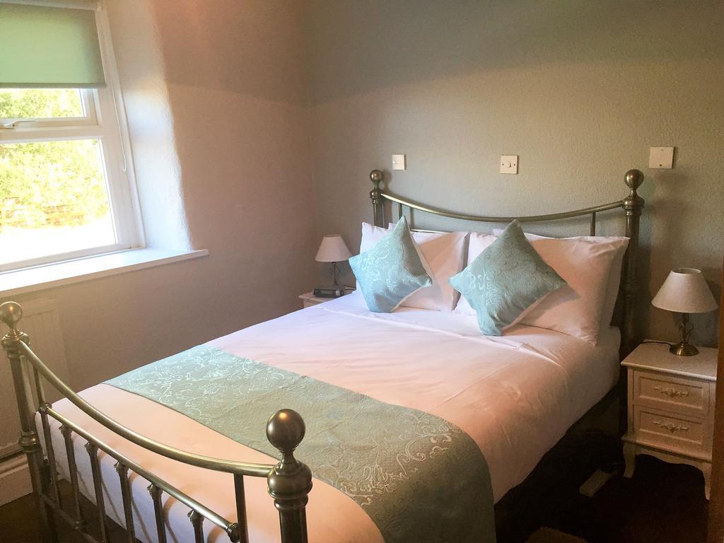 The Red Lion Inn Holmfirth Ngoại thất bức ảnh