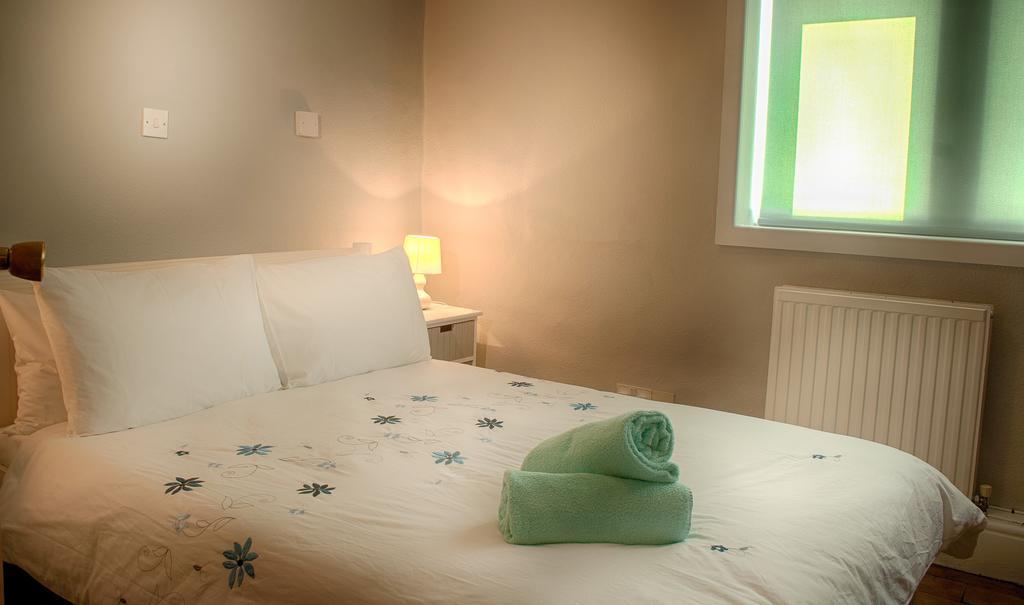 The Red Lion Inn Holmfirth Ngoại thất bức ảnh