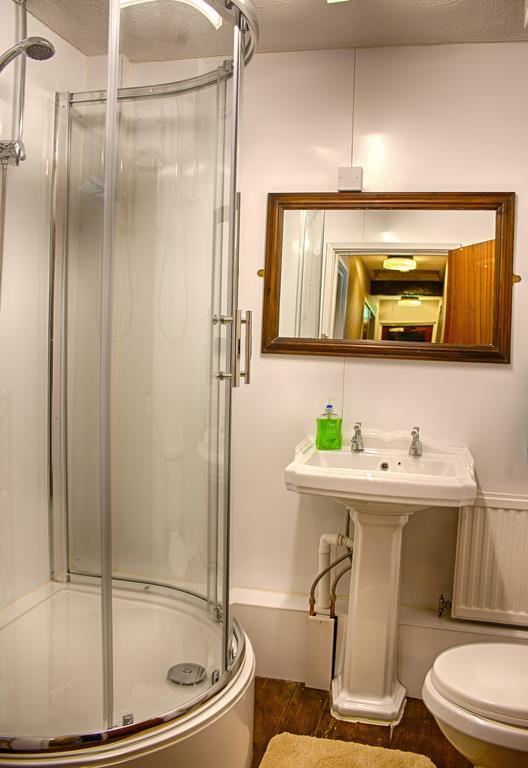 The Red Lion Inn Holmfirth Ngoại thất bức ảnh