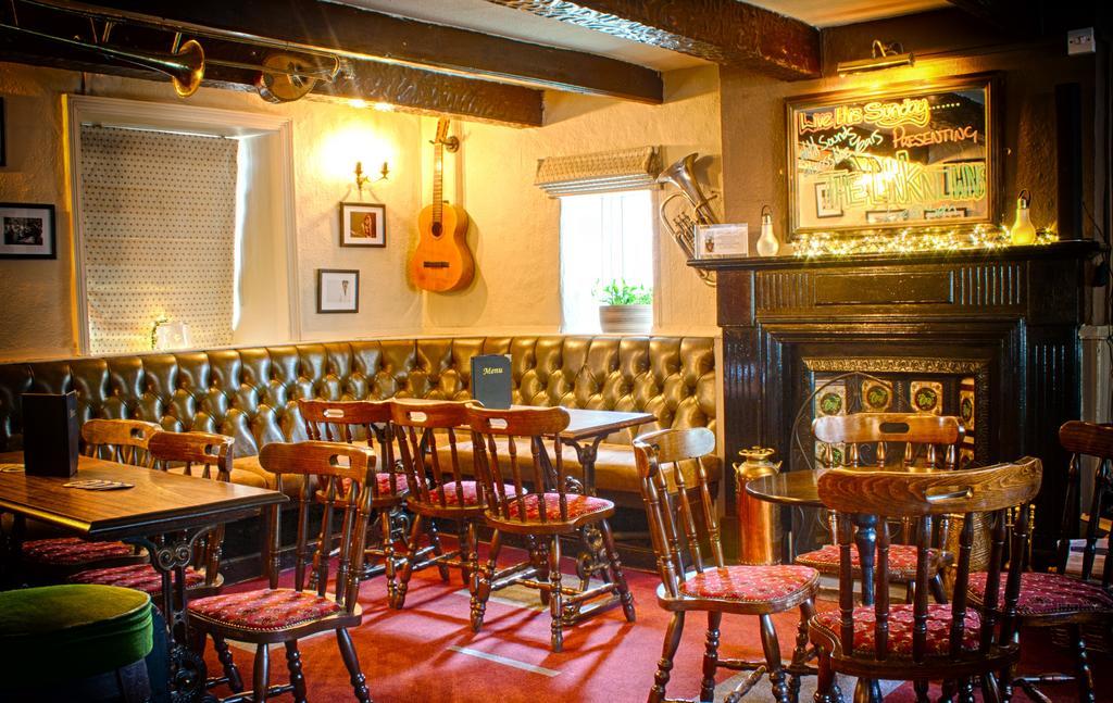 The Red Lion Inn Holmfirth Ngoại thất bức ảnh